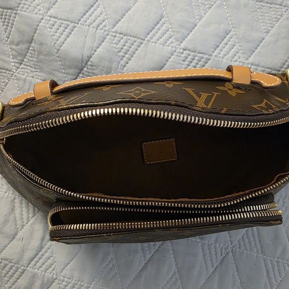 LV Monogram Bum Bag Mirrior As Original One - Picture 7 of 7